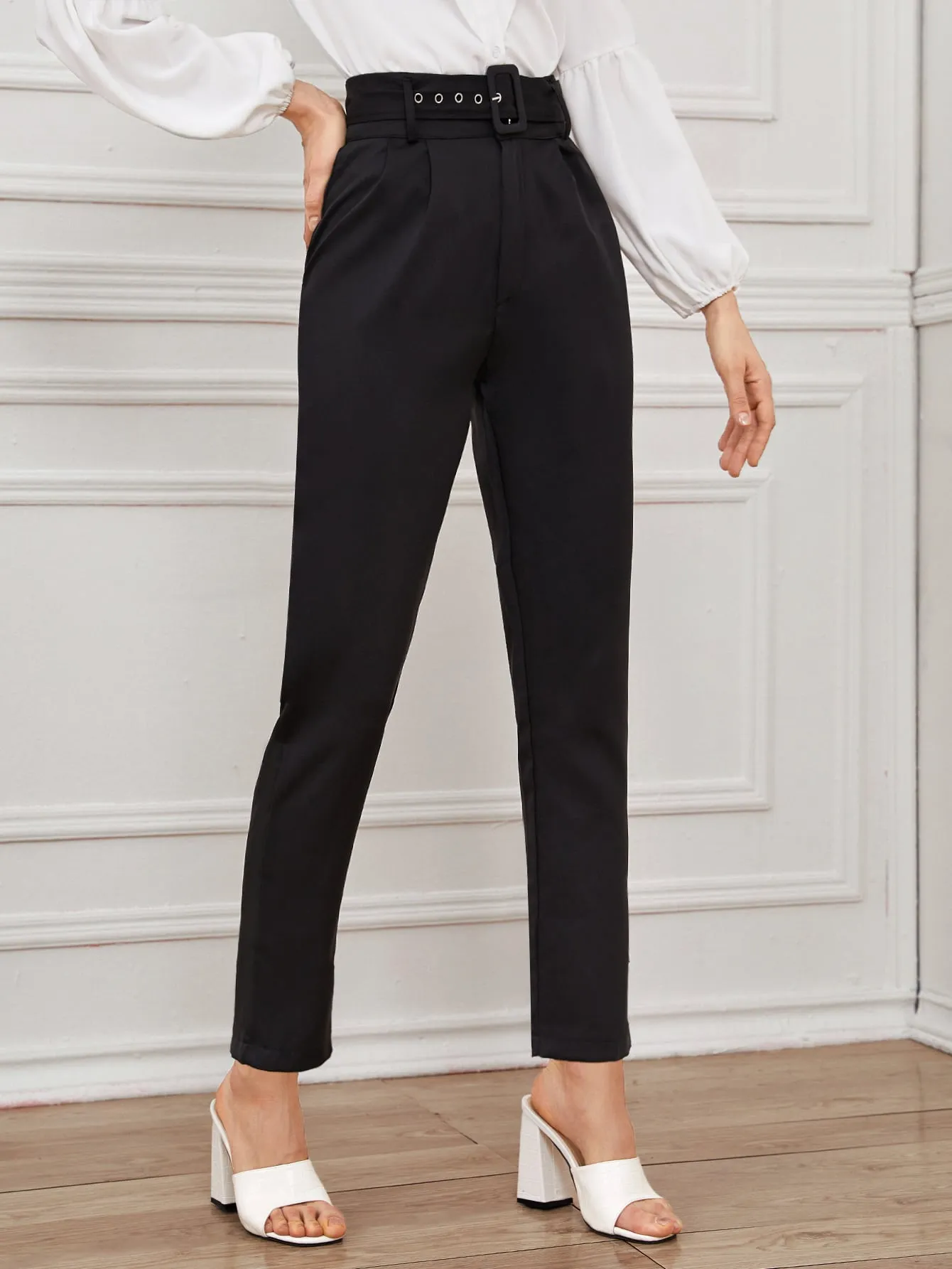 Solid Eyelet Buckle Belted Tailored Pants